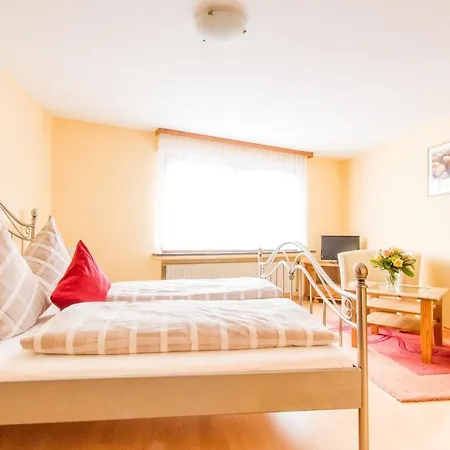 Hotel- Restaurant Zum Hirsch 3*